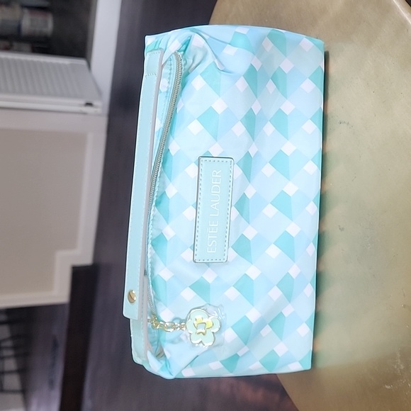 NWT Estee Lauder 4 piece makeup set - Picture 7 of 7